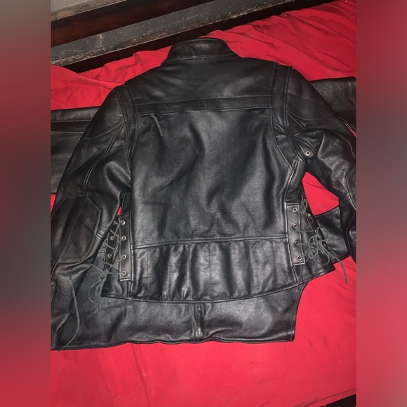 *Leather Riding Essentials* - Picture 3 of 7